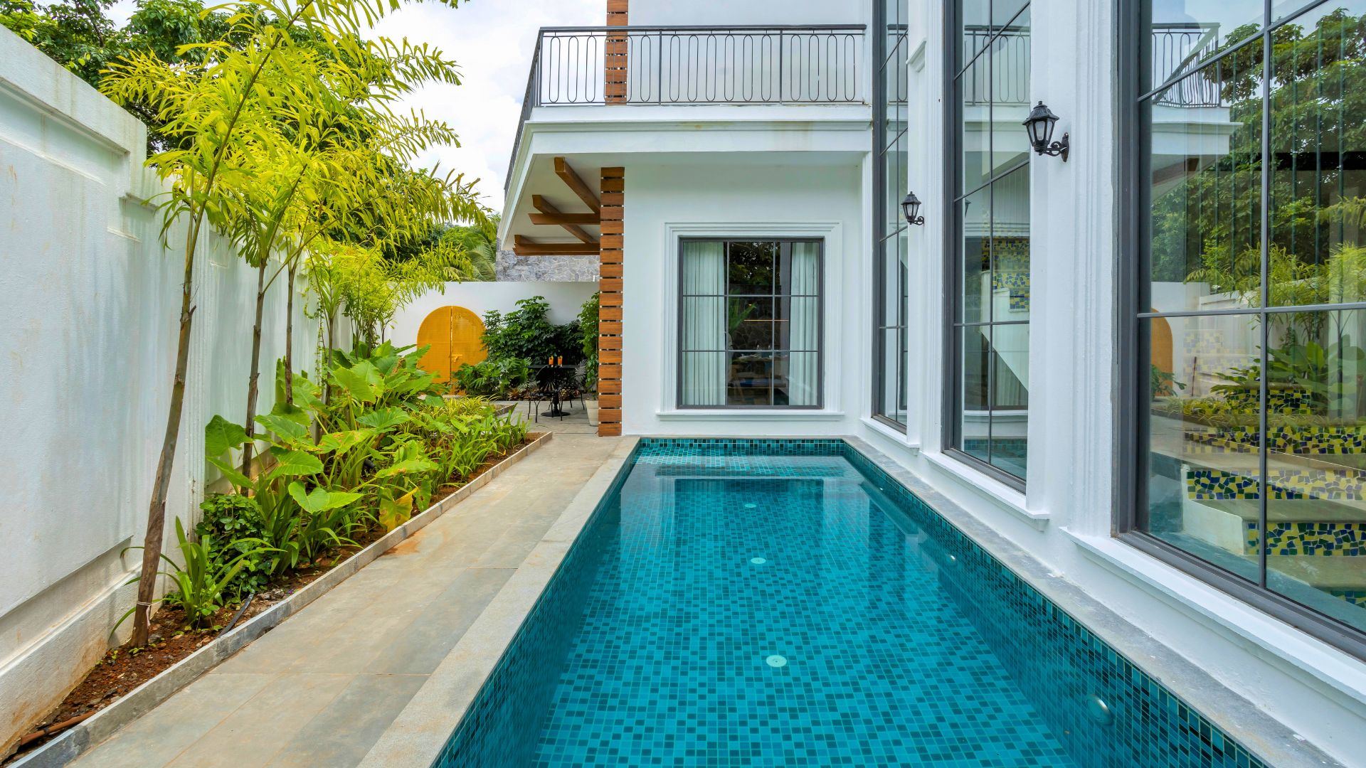 Mosaic House V5